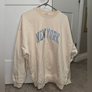 BRANDY MELVILLE OVERSIZED CREWNECK